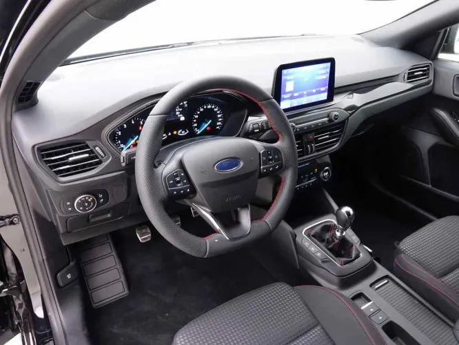 Ford Focus 1.5i Ecoboost 182 Clipper ST-Line Business + Desi Image 8