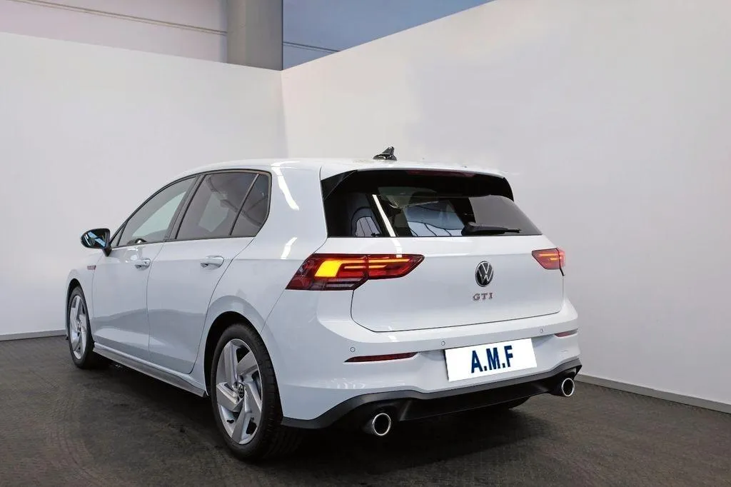 VOLKSWAGEN Golf 2.0 TSI GTI Image 6