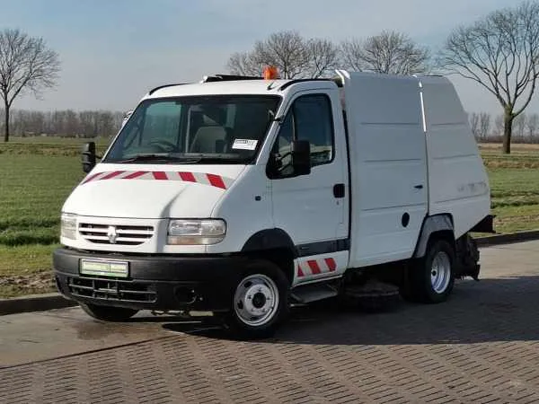 Renault Mascott 130 -35 SWEEPER Image 2